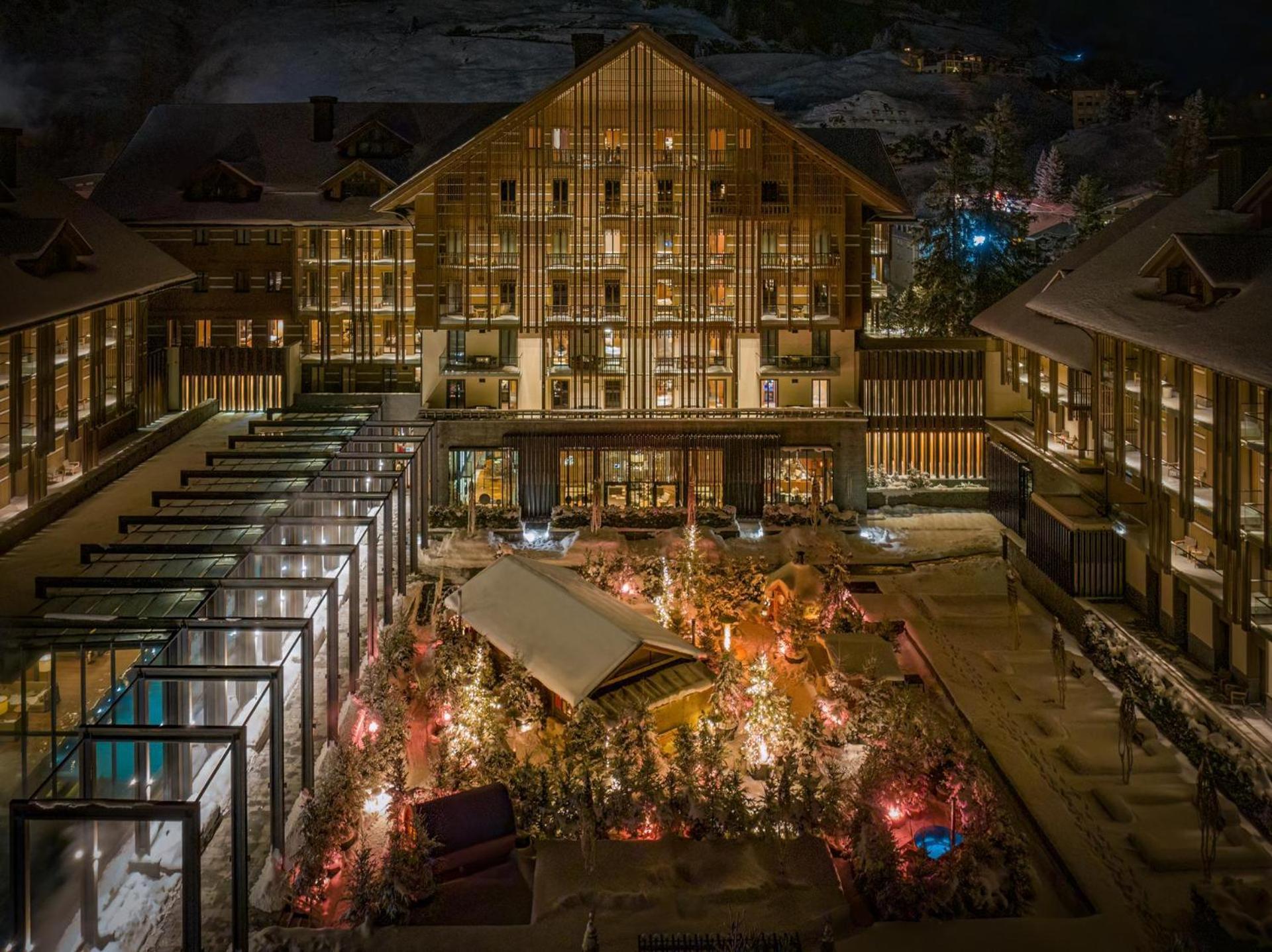 The Chedi Andermatt Hotel Exterior photo